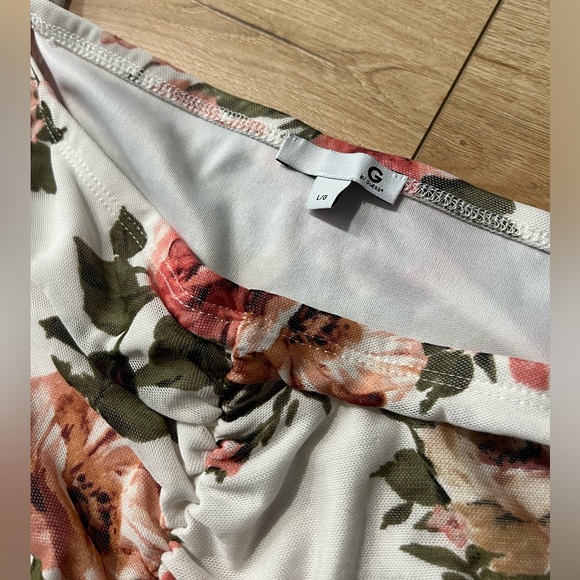 G by GUESS - Off-The-Shoulder Romantic Cottagecore Floral Mesh Top - Picture 3 of 5